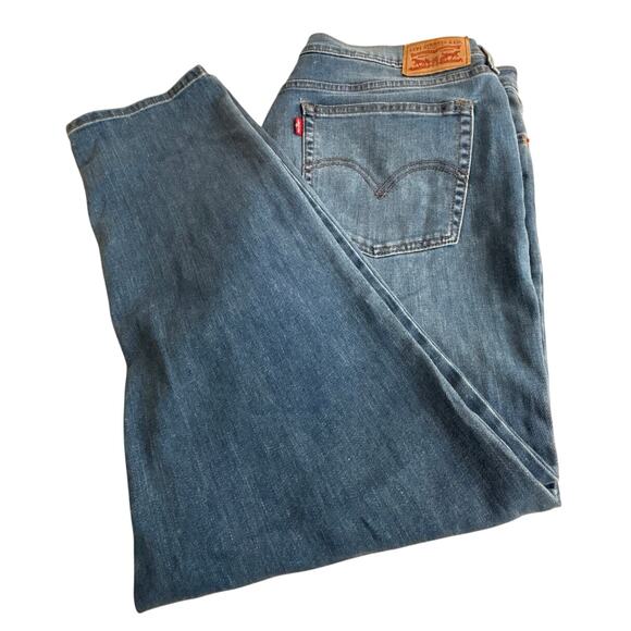 Levi Strauss Boyfriend Straight Leg Cropped Jeans Size 32 - Picture 1 of 14